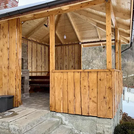 Underhills House * Jaremtsje