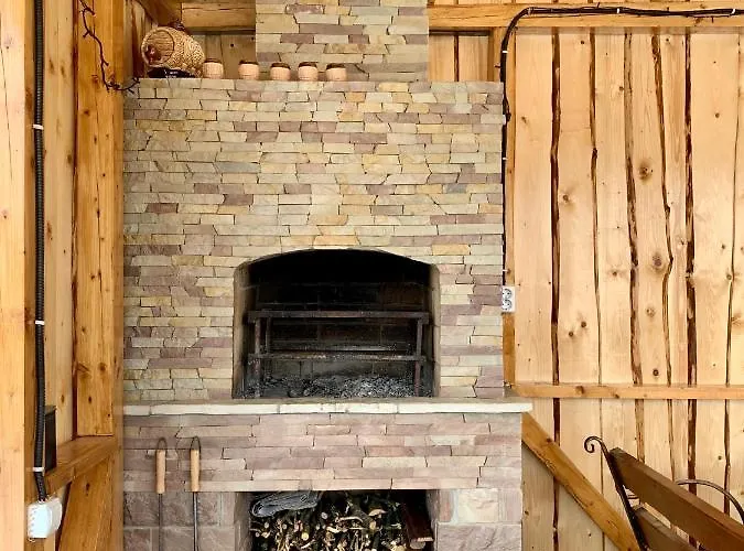 Underhills House Апартаменты Яремча